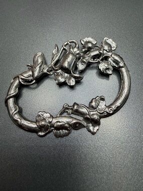 Vintage Art Nouveau Floral Vine Brooch